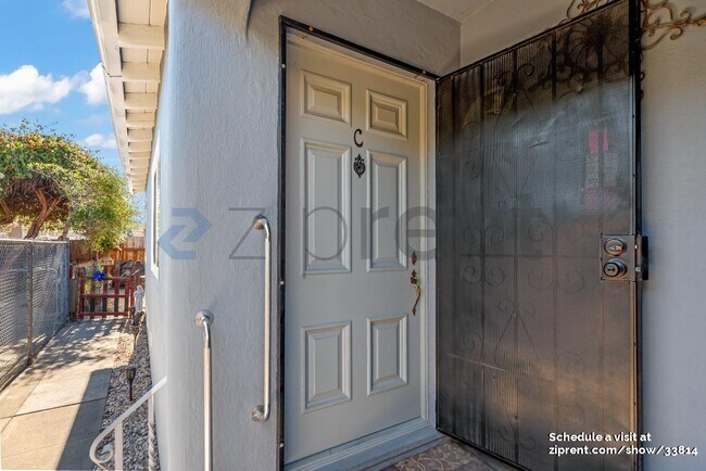 Photo - 1582 Pacific Ave