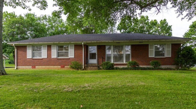 Building Photo - West Meade Single Family Home Close to Nashville West Shopping Center