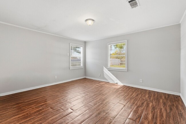 Photo - 729 13th Ave N