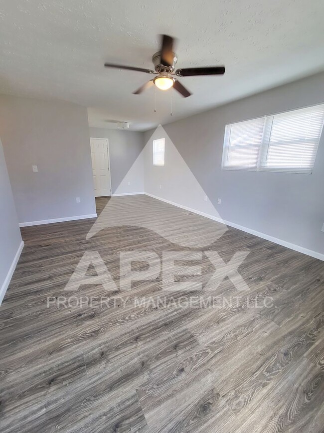 Photo - Renovated - 2 Bd 1 Ba Single Family home in North Knox close to downtown!