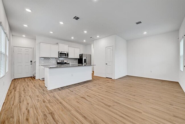 Photo - 7312 Spotted Leaf Wy