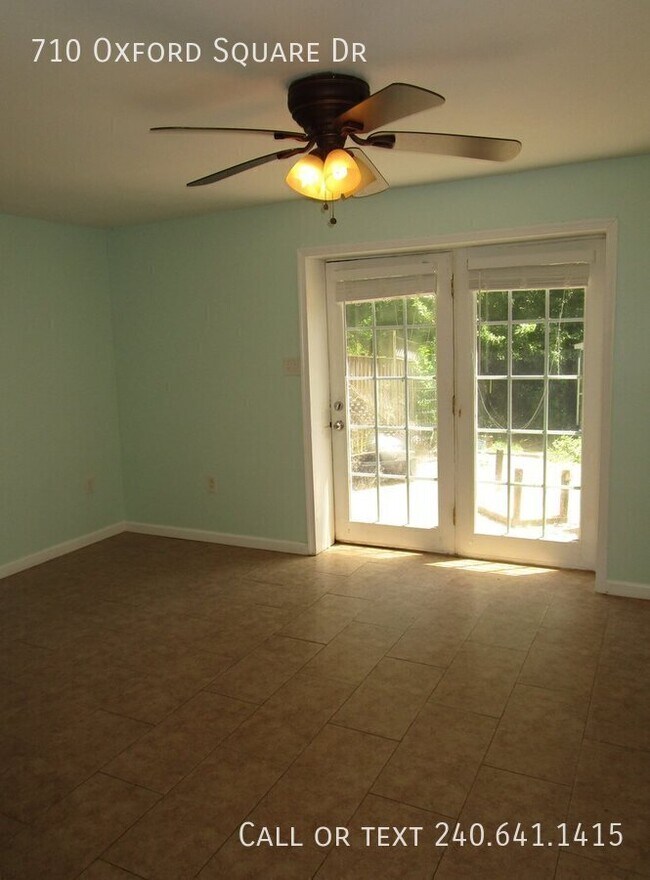 Photo - 710 Oxford Square Dr
