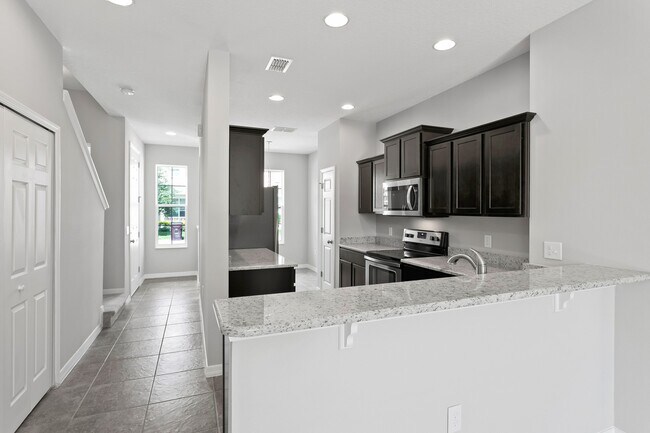 Photo - 4/2.5 Beautiful Energy Efficient Townhome in St. Cloud