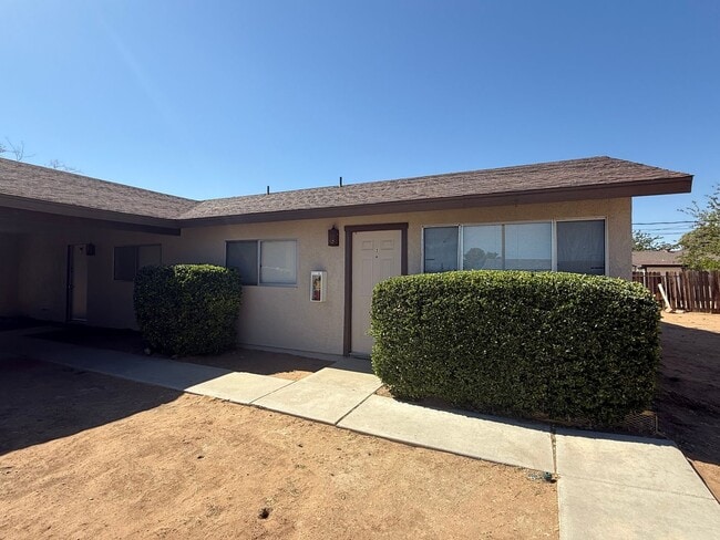 Building Photo - 3711 Unit 2