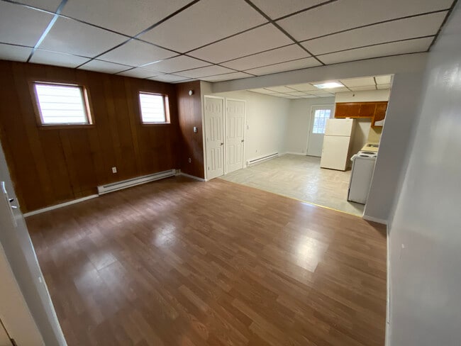 Building Photo - 150-152 E Ridge St. Unit 150 1st fl Rental