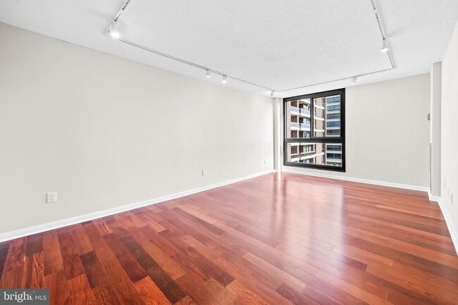 Photo - 4100 N Charles St Unit 605