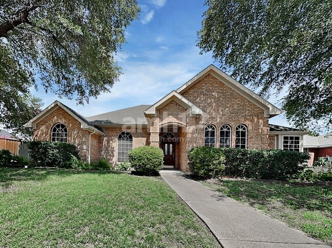 Photo - 7124 Holden Dr House