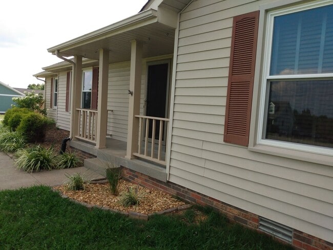 Photo - 2640 Holt Ln