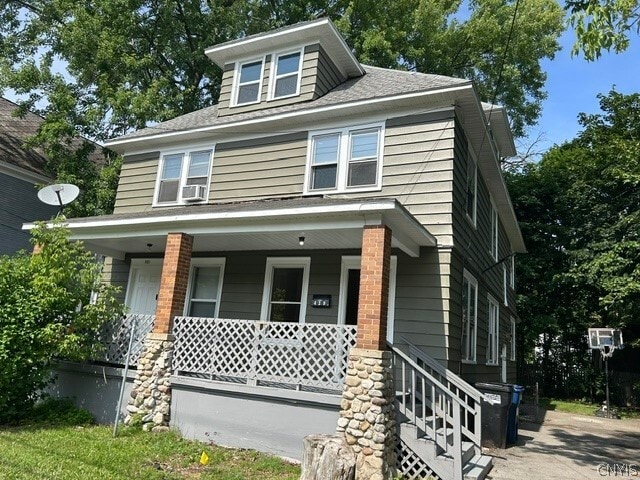 Building Photo - 439 Valley S Dr