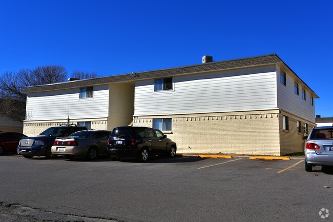 Photo - Moore Manor Apartments