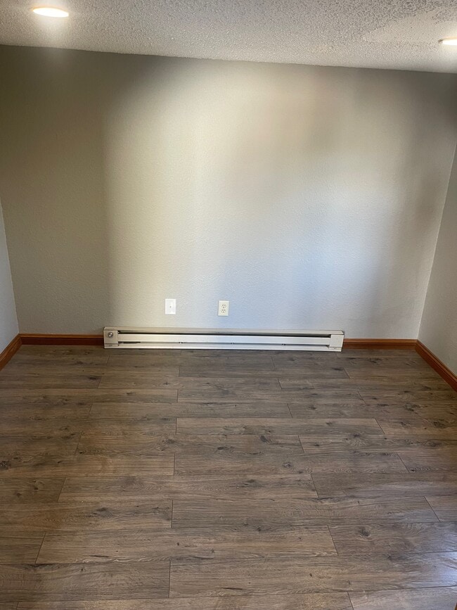 Study - 620 Court St W Unit 620