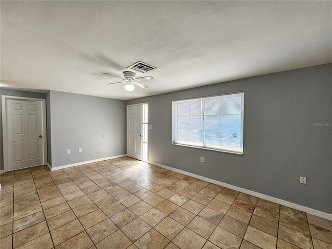 Photo - 3029 Kilburn Rd