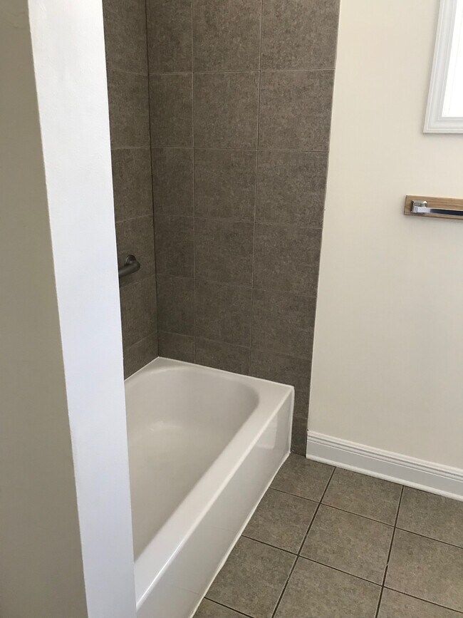 Photo - 320 St Francis St