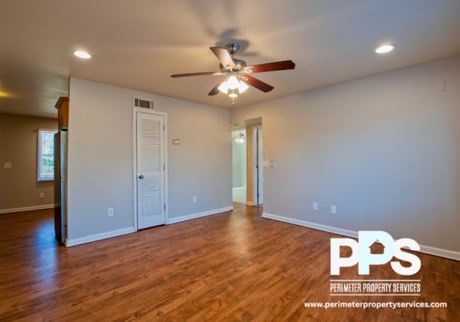 Photo - 2145 Bolton Rd NW