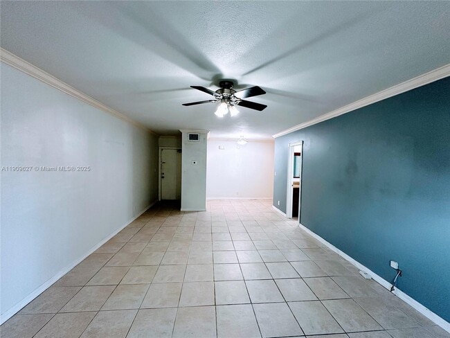 Photo - 2424 SE 17th St Unidad B307