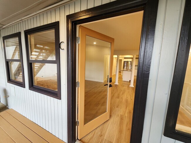 Photo - Gorgeous Remodeled 3 bed 2.5 bath in West ... Unit C