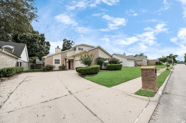 Photo - 3615 Palm Grove Dr