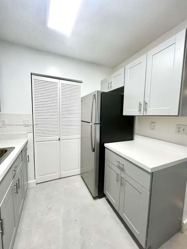 Photo - 20730 NE 4th Pl Unidad 106