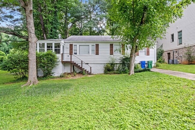 Building Photo - 1738 Duke Rd