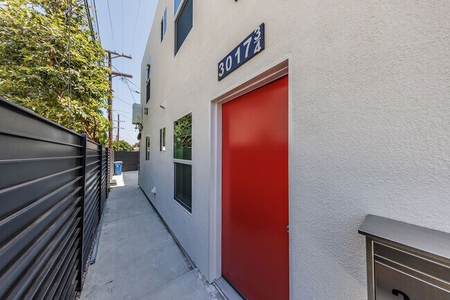 3015 Alsace Ave Unit # 2