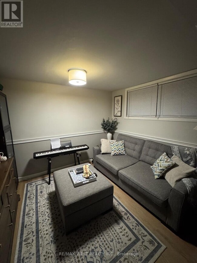 Photo - 35 Lilywood Rd Unité B2