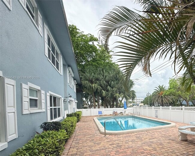 Building Photo - 260 S Cypress Rd Unit 108