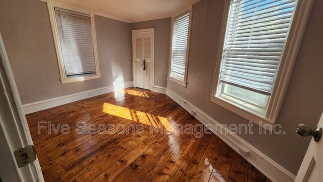 Photo - 25 Intervale Ave