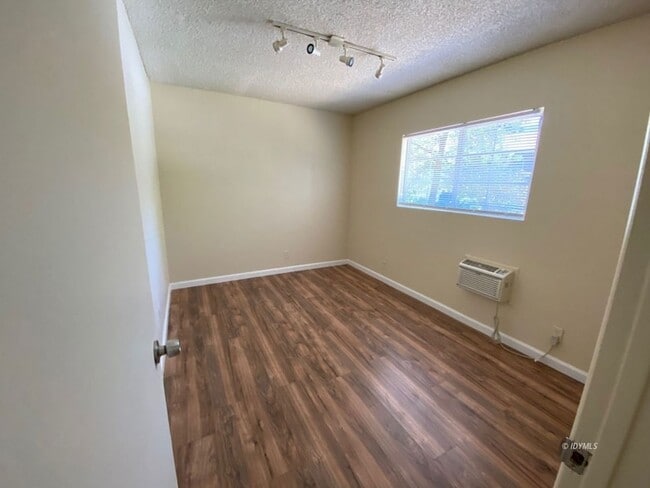 Photo - 25840 CA-243