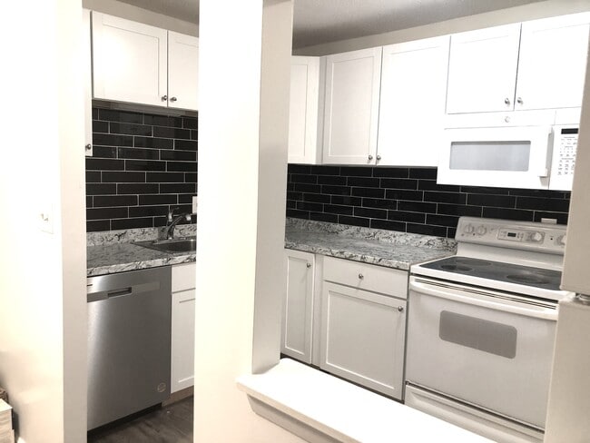 Photo - 2 Strawberry Bank Rd