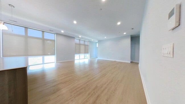 Unit 401 - living/dining room