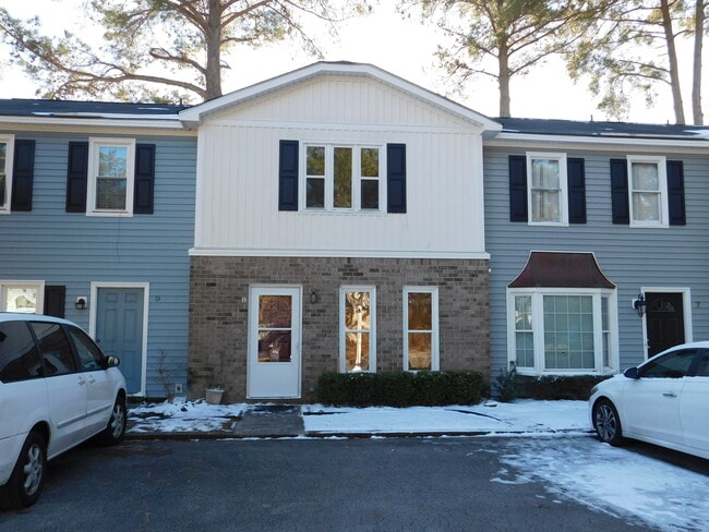 Photo - 1104 Karen Dr