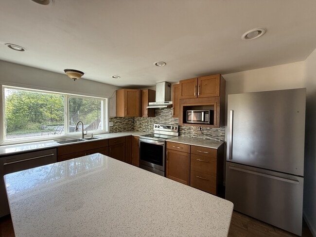 2462 Lahmeyer Rd