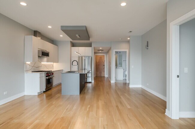 Photo - 680 N Milwaukee Ave