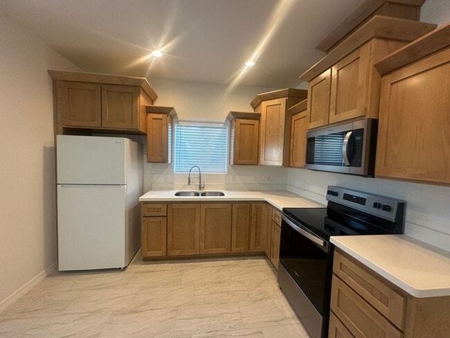 448 S 17th Ave