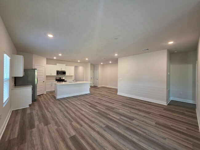 Photo - Brand new 5BR/3BA with Amenities Galore