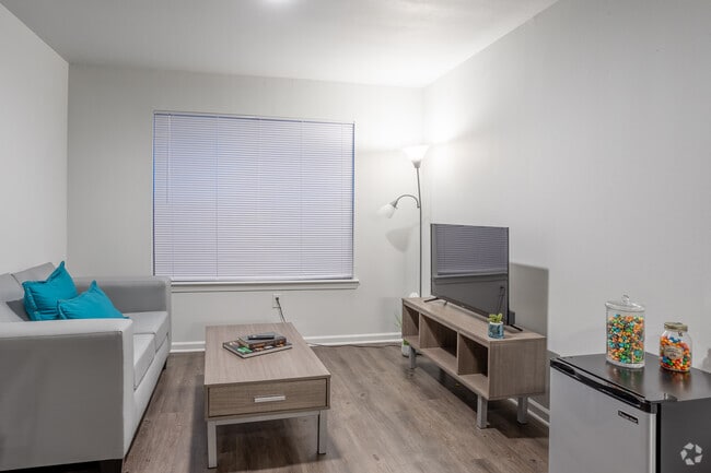 4BR, 4BA- 1698SF - Sparq on Rio