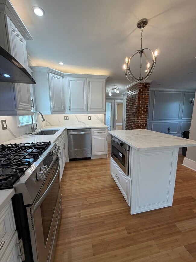 Photo - 822 Amherst St Unit Stunning Apartment