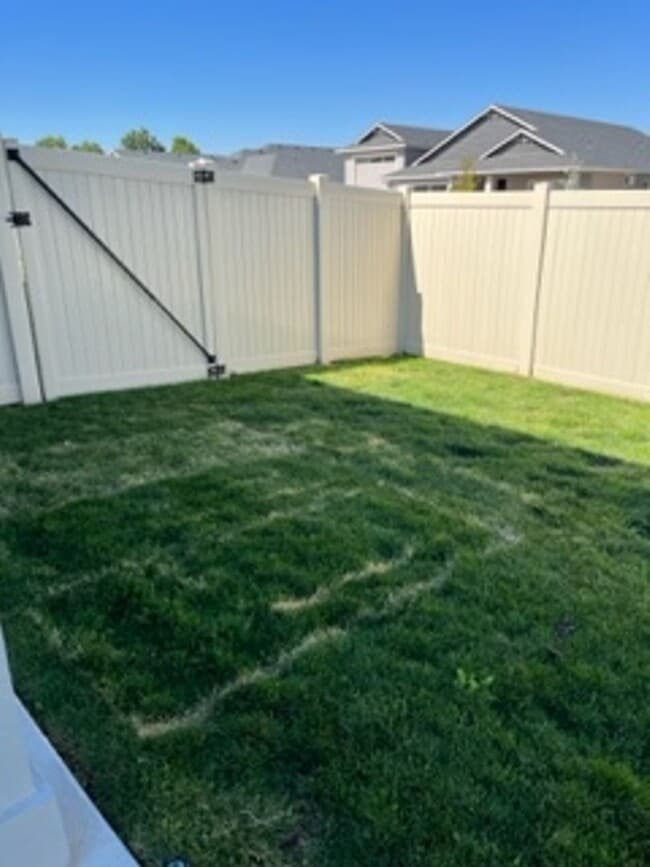 Photo - Single Level 4 Bedroom 2 Bathroom Home in Nampa