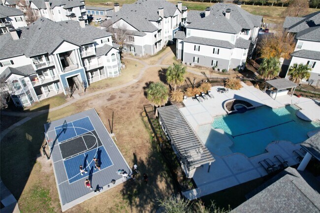 Photo - 15000 W Airport Blvd