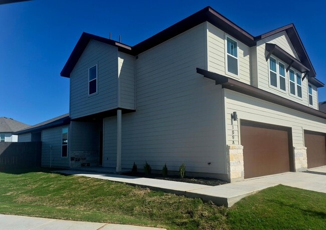 Photo - Stunning 4x2.5 Luxury Duplex in Buda, TX!