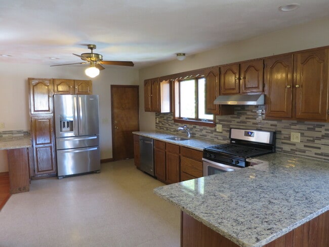 Photo - 1 Winchester Pl Unit 2