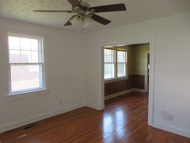 Photo - Colonial Heights