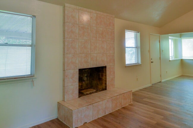 Photo - Charming 3-Bedroom Home for Rent in Angleton