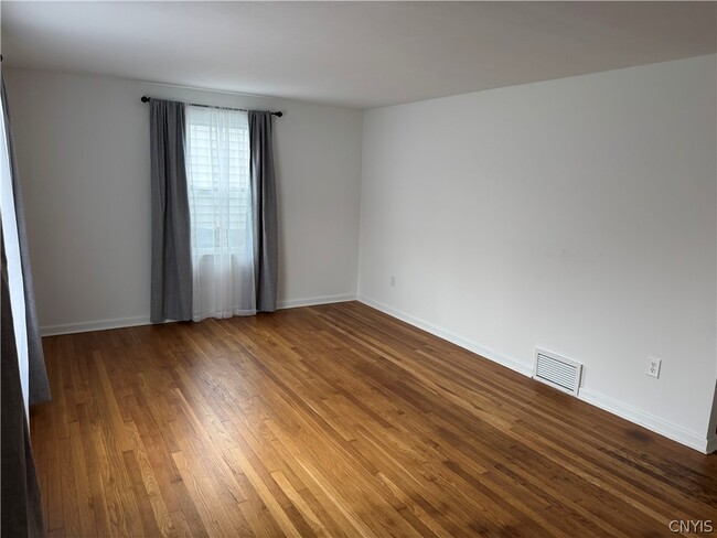 Photo - 103 Rockland Dr