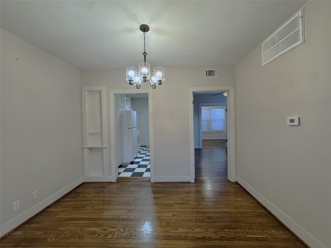 Photo - 302 W Saulnier St Unidad 2