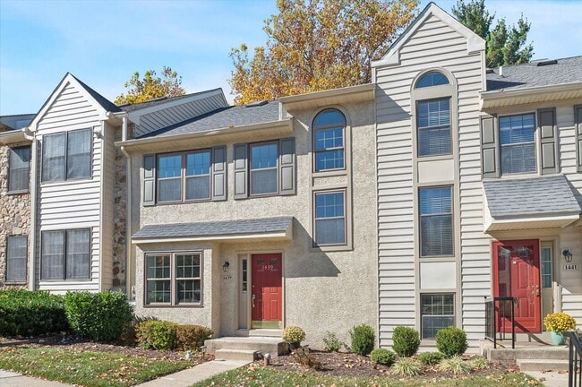 Fully Renovated 3B/2.5B Townhome in West C... - Fully Renovated 3B/2.5B Townhome in West C...