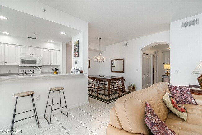 Building Photo - 2740 Cypress Trace Cir Unit 2718