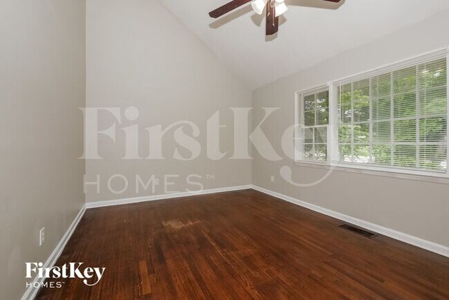 Photo - 1517 Flicker Rd