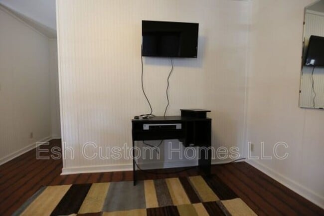 Photo - 135 W 3rd St Unit 6