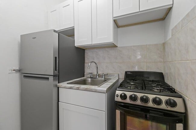 Photo - 0 bedroom in Chicago IL 60657 Unit 311